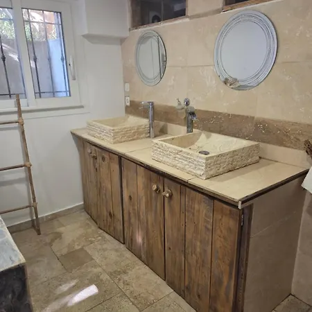 Ferienhaus De Charme Au Calme Dans Propriete Agricole Antibes